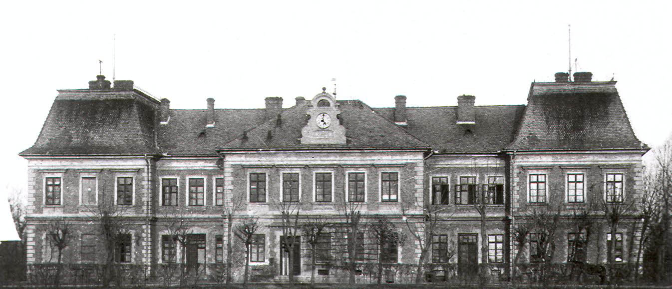 Nyiregyhaza Huszar laktanya 02