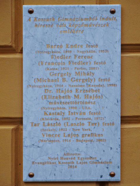 01. nyiregyhaza kossuth kepzomuveszei emlektabla