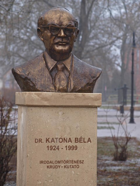 05. nyiregyhaza katona bela szobra