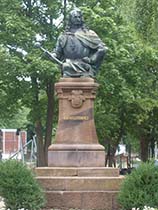 04. Balatonalmadi Rakoczi Szobor.jpg