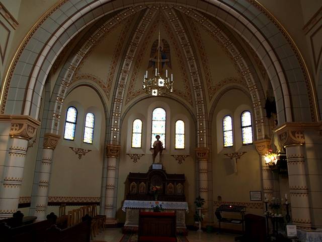 Romai Katolikus Templom Belso007.JPG