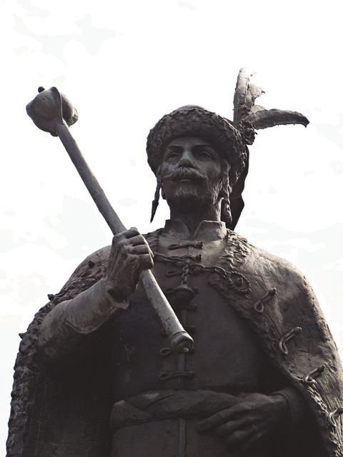 17. Ibrany ibranyi laszlo szobor