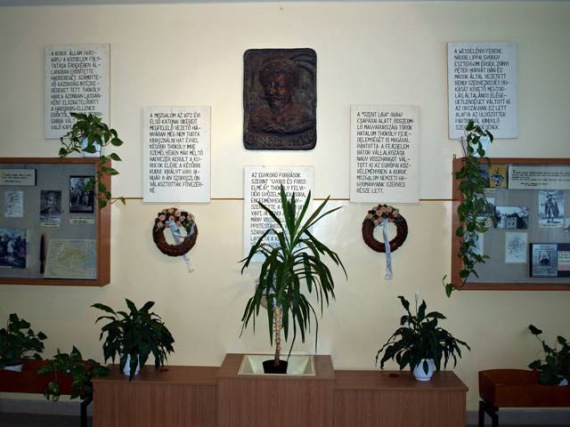 01. hajduszoboszlo thokoly emlekfal