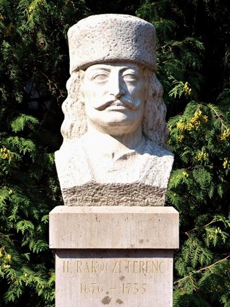 03. kiskunhalas rakoczi szobor