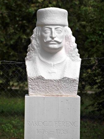 04. berkesz rakoczi szobor
