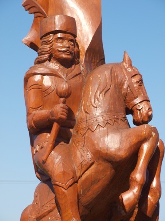 03. ketbodony rakoczi szobor 03