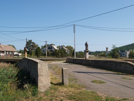 10. romhany lokos hid