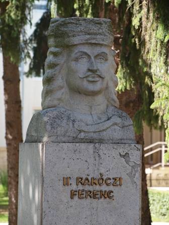 01. encs rakoczi szobor