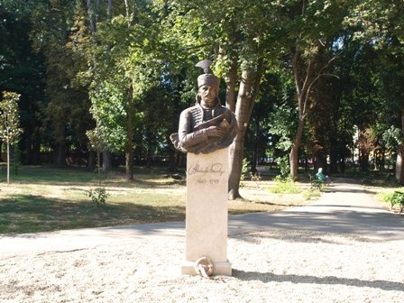 04. nagykaroly karolyi sandor szobor 01