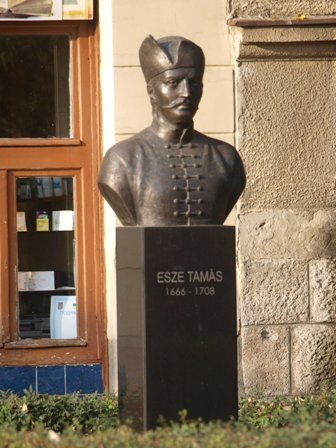 11. beregszasz esze tamas szobor