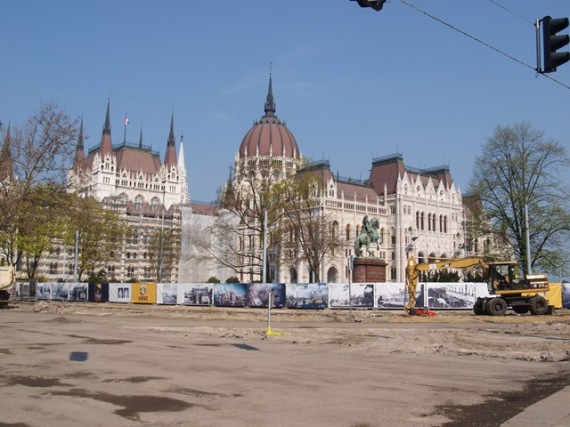 06. budapest kossuth ter 01