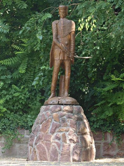 15. balatonkenese beri balogh adam szobor