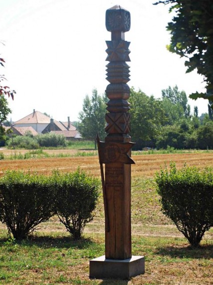 05. papa rakoczi emlekoszlop 01