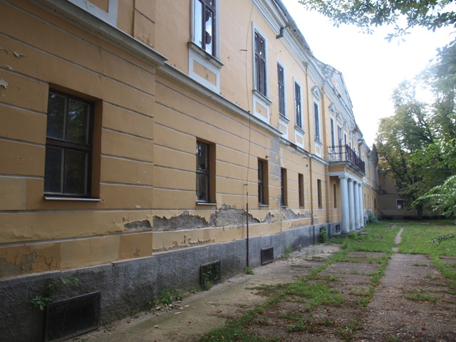 06. Berkesz vay kastely foepulet oldalrol 02