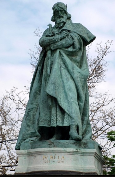 18. hosok tere iv bela