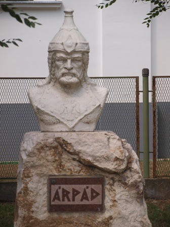 05. tapioszentmarton sebestyen benedek arpad szobra