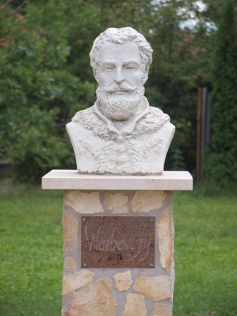 13. tapioszentmarton sebestyen benedek werboczy istvan szobra