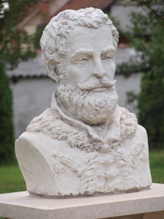 14. tapioszentmarton sebestyen benedek werboczy istvan szobra 02