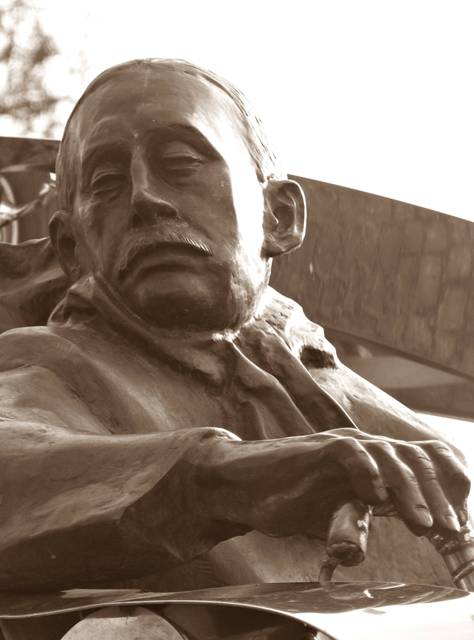 23. Krudy Gyula Varga Imre szobra szepia