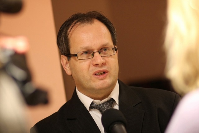 24. nyiregyhaza hosok temetoje kotetbemutato 02