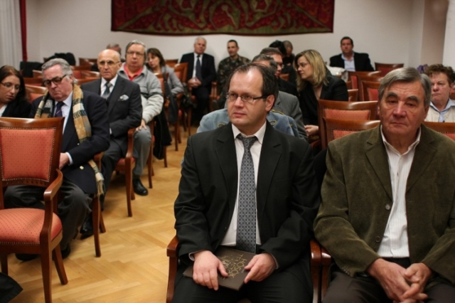 25. nyiregyhaza hosok temetoje kotetbemutato 03