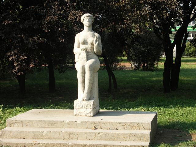 Nyiregyhaza Eneklo lany 01