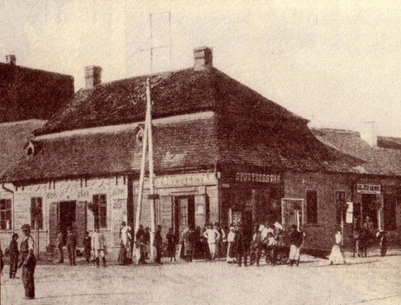 Az 1793/94-ben épült városháza épülete, Benczúr Gyula szülőháza nyiregyhaza regi varoshaza