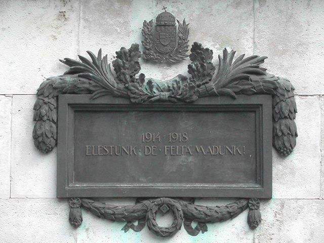 Nyiregyhaza Hosok szobra 05