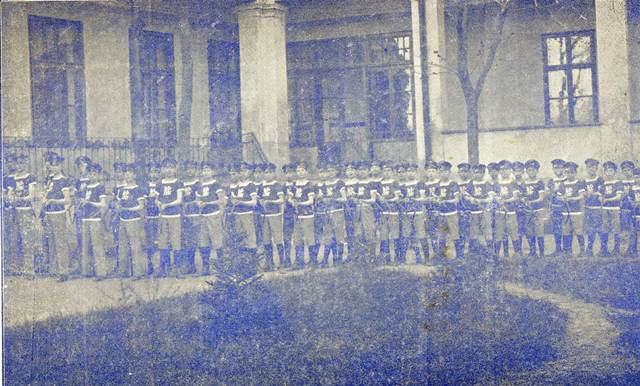 03. Nyiregyhaza Jokai iskola csoportkep