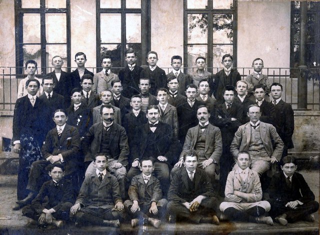 04. Nyiregyhaza Jokai iskola osztalykep