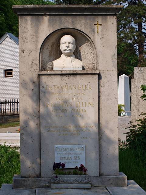 Nyiregyhaza Domjan Elek siremlek 01