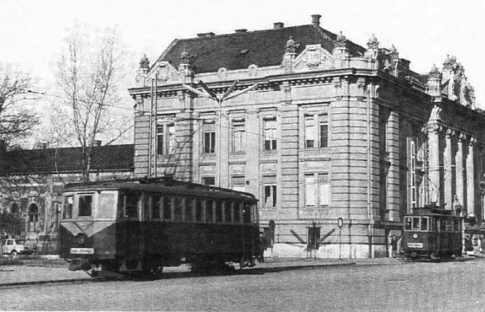 A Vasúti út (ma: Széchenyi utca) villamossal és az Osztrák-Magyar Bank épületével Nyiregyhaza Villamos
